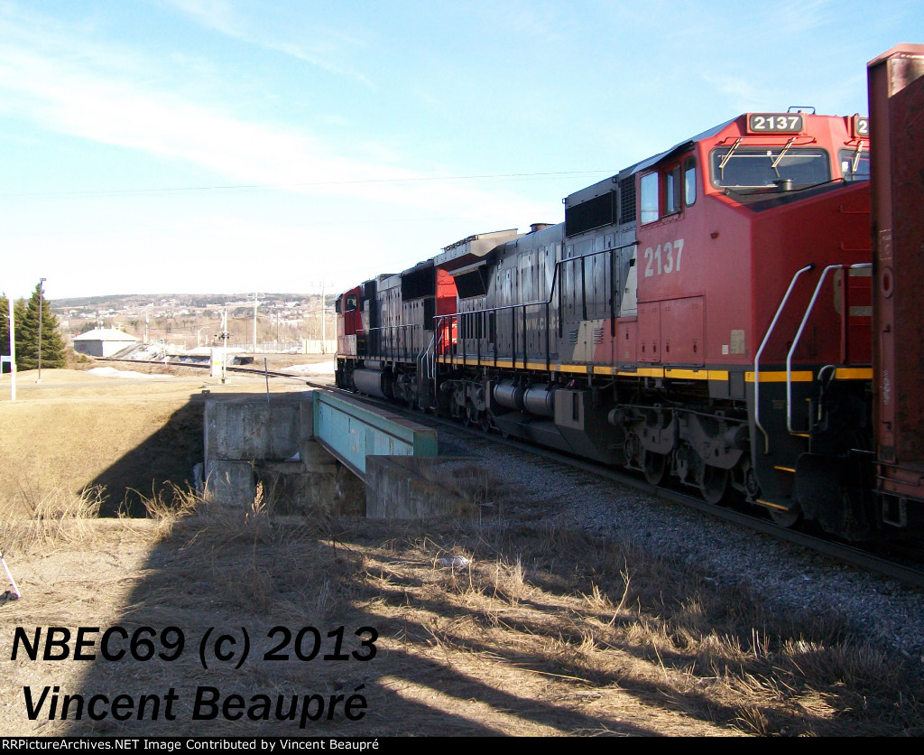 CN 2137 on the 402 East